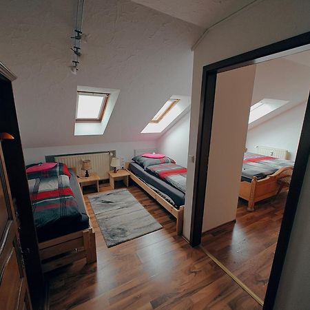 Komfort Ferienwohnung Biene Sarrebruck Exterior foto