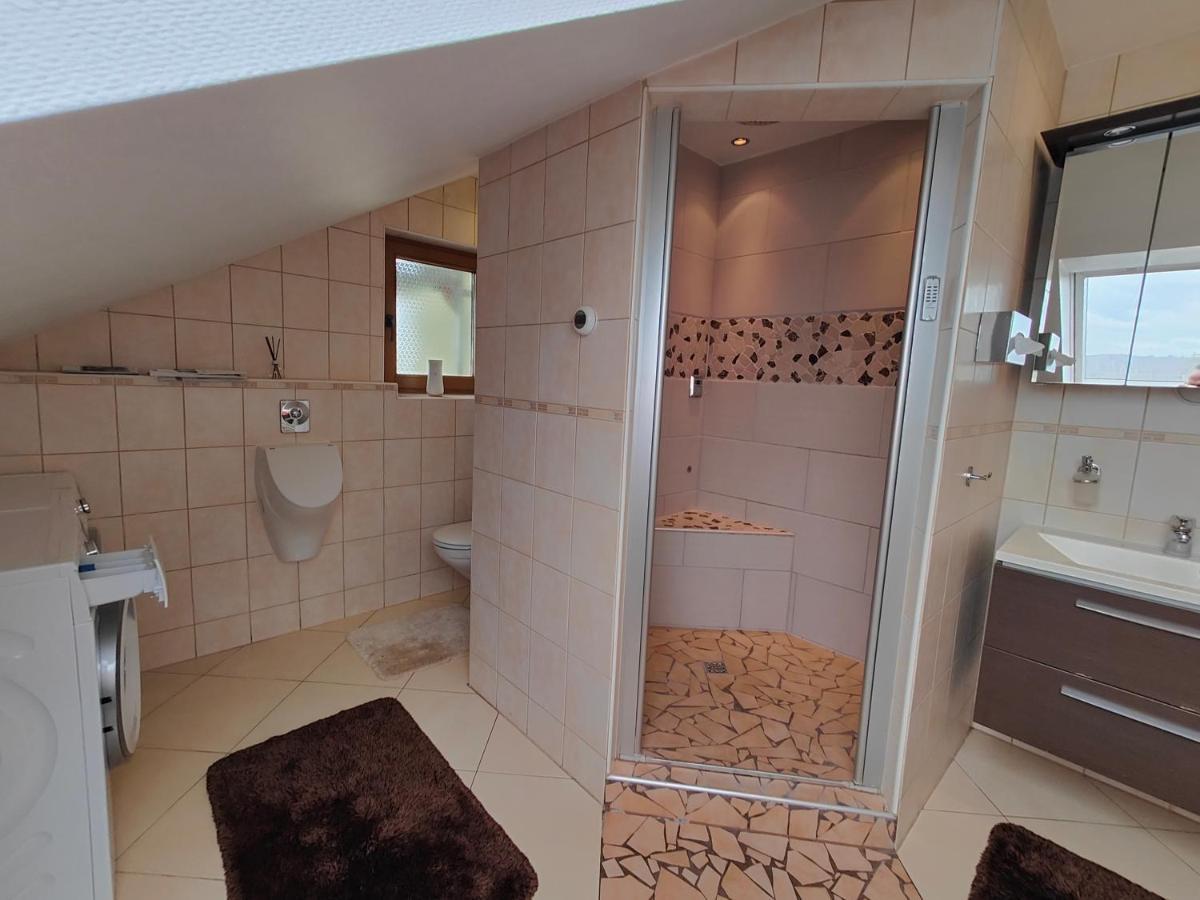 Komfort Ferienwohnung Biene Sarrebruck Exterior foto