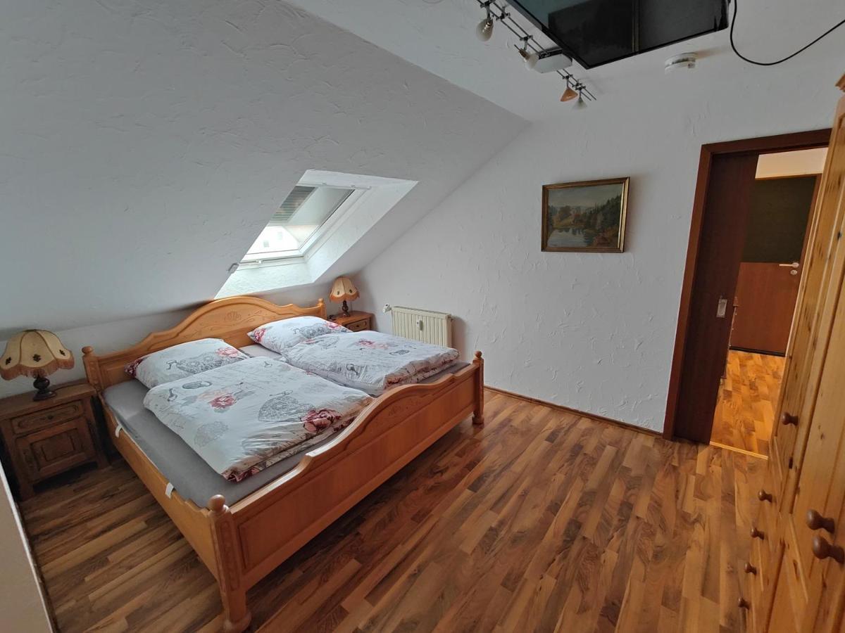 Komfort Ferienwohnung Biene Sarrebruck Exterior foto